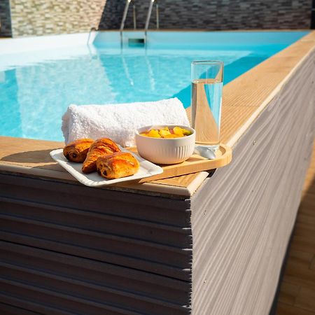 Evasion En Plein Coeur De La Ville Studio Jacuzzis Sauna Et Piscine Au Centre De Port-Louis Dış mekan fotoğraf