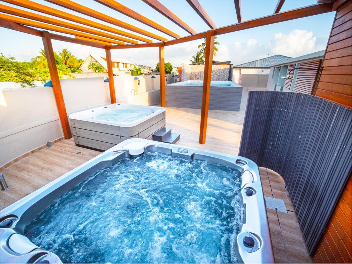 Evasion En Plein Coeur De La Ville Studio Jacuzzis Sauna Et Piscine Au Centre De Port-Louis Dış mekan fotoğraf